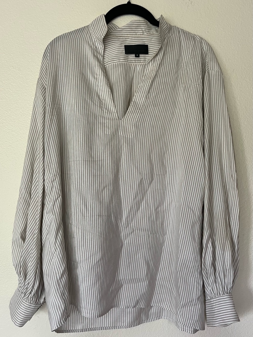 Nili Lotan 100% Silk Striped V-neck Blouse (Size Medium)